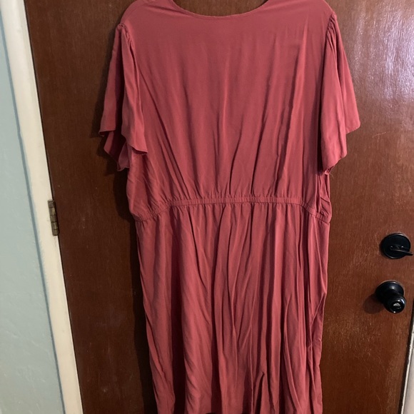 Pink Old Navy dress just below knee - Picture 3 of 3